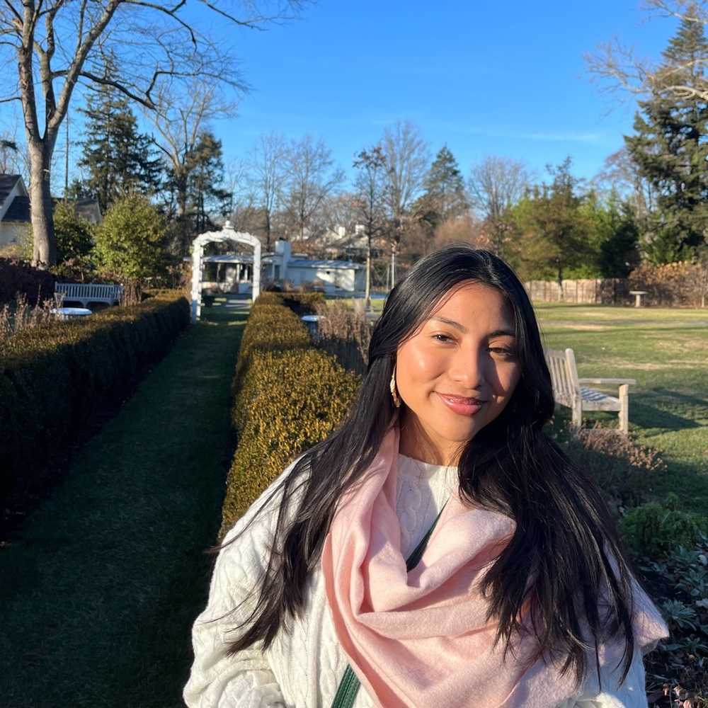 Meet your Posher, Cinthia